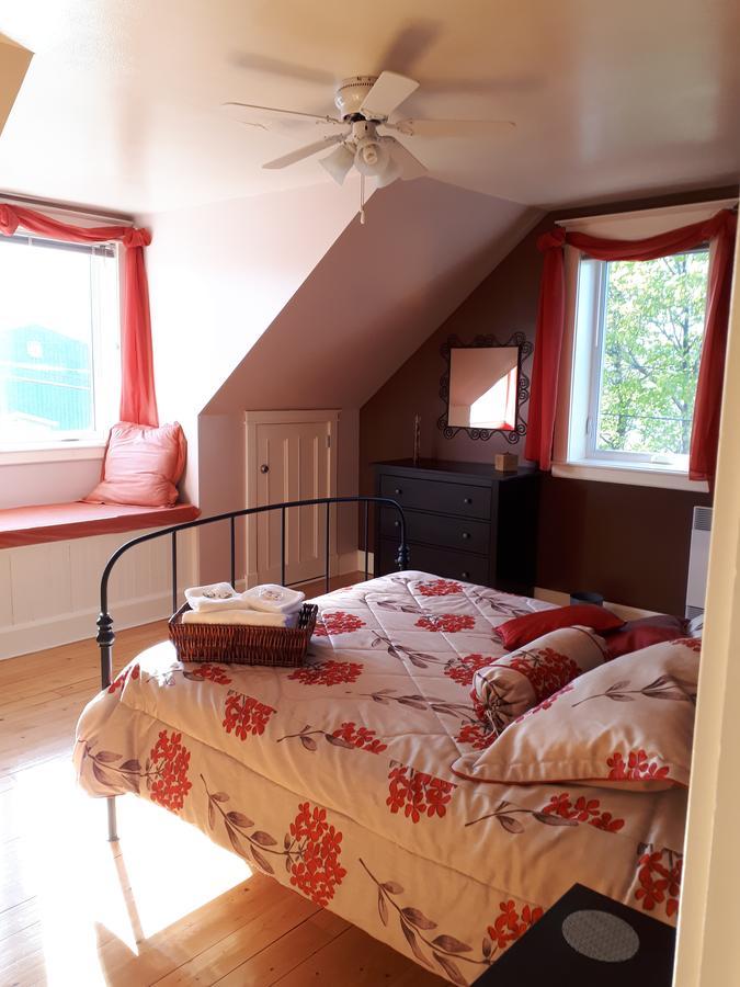 キャンベルトン Dans Les Draps De Morphee Bed & Breakfast エクステリア 写真
