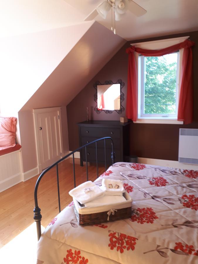キャンベルトン Dans Les Draps De Morphee Bed & Breakfast エクステリア 写真